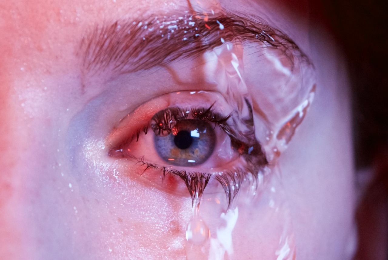 Vermelhidão nos olhos: principais causas e o que fazer - Centro de